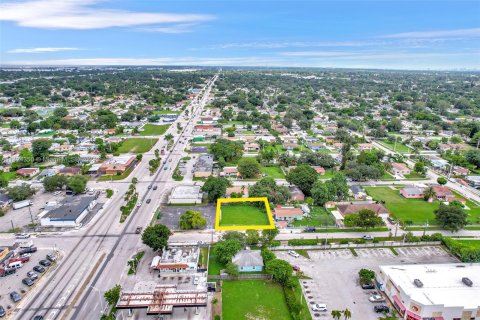 Propiedad comercial en venta en Miami, Florida № 1178834 - foto 20