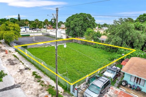 Propiedad comercial en venta en Miami, Florida № 1178834 - foto 2