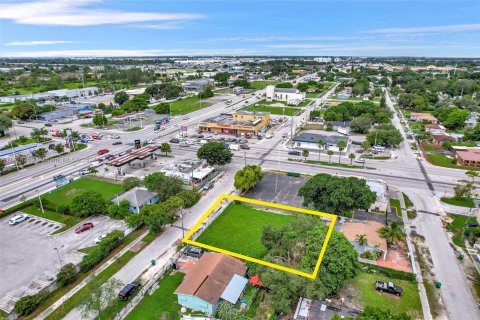 Propiedad comercial en venta en Miami, Florida № 1178834 - foto 24