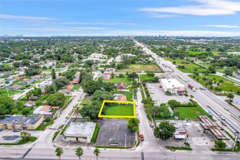 Propiedad comercial en venta en Miami, Florida № 1178834 - foto 21