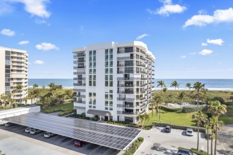 Condominio en venta en Hutchinson Island South, Florida, 2 dormitorios, 109.07 m2 № 1127695 - foto 1