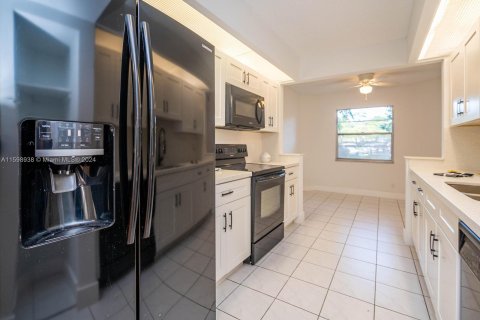 Condominio en venta en Coconut Creek, Florida, 2 dormitorios, 107.49 m2 № 1208446 - foto 2