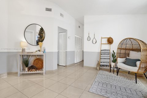 Villa ou maison à vendre à Hialeah, Floride: 3 chambres, 135.64 m2 № 1401237 - photo 6