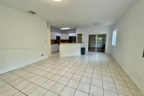 Casa en venta en Homestead, Florida, 5 dormitorios, 265.89 m2 № 1401187 - foto 8