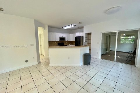 Casa en venta en Homestead, Florida, 5 dormitorios, 265.89 m2 № 1401187 - foto 10