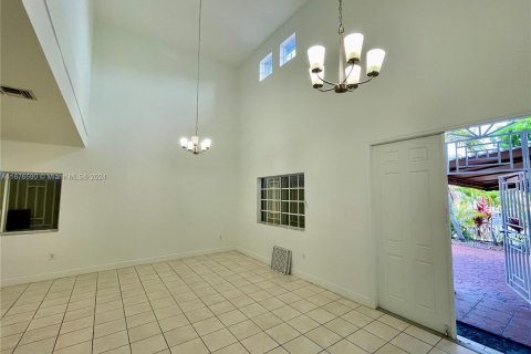 Casa en venta en Homestead, Florida, 5 dormitorios, 265.89 m2 № 1401187 - foto 4