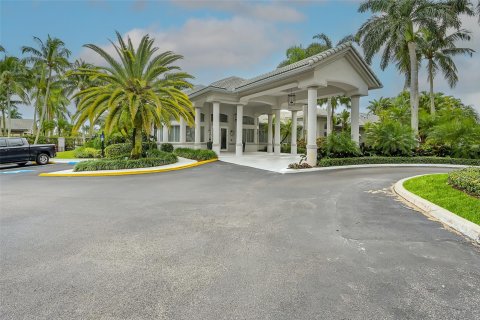 House in Boca Raton, Florida 4 bedrooms, 272.67 sq.m. № 921167 - photo 11