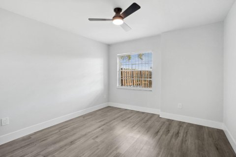 Touwnhouse à vendre à Miami Gardens, Floride: 3 chambres, 104.05 m2 № 921164 - photo 11