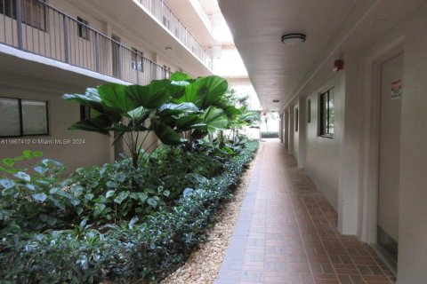 Condominio en venta en Miami, Florida, 2 dormitorios, 89.65 m2 № 1395262 - foto 1