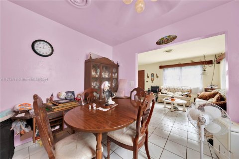 Villa ou maison à vendre à Hialeah, Floride: 2 chambres, 159.14 m2 № 1395207 - photo 11