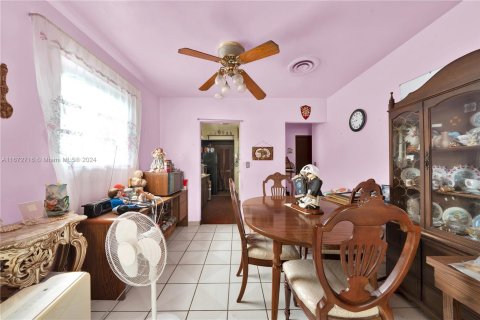 Villa ou maison à vendre à Hialeah, Floride: 2 chambres, 159.14 m2 № 1395207 - photo 12