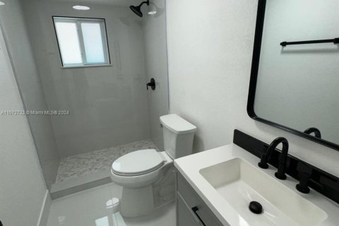 House in Miami, Florida 5 bedrooms, 162.39 sq.m. № 1395208 - photo 22