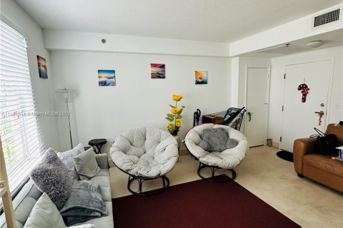 Condo in Miami Beach, Florida, 1 bedroom  № 837056 - photo 19