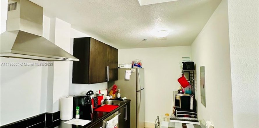 Condo in Miami Beach, Florida, 1 bedroom  № 837056