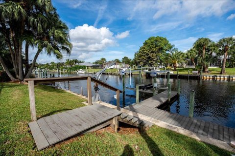 Villa ou maison à louer à Stuart, Floride: 4 chambres, 257.15 m2 № 874290 - photo 6