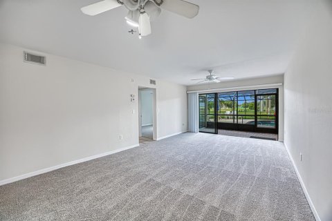 Copropriété à vendre à Punta Gorda, Floride: 2 chambres, 97.55 m2 № 1283643 - photo 16