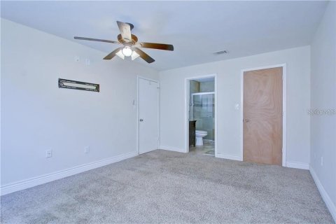 Condo in Tampa, Florida, 2 bedrooms  № 1363576 - photo 17