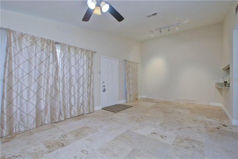 Condo in Tampa, Florida, 2 bedrooms  № 1363576 - photo 7