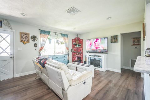 Casa en venta en Tampa, Florida, 3 dormitorios, 123.84 m2 № 1363604 - foto 16