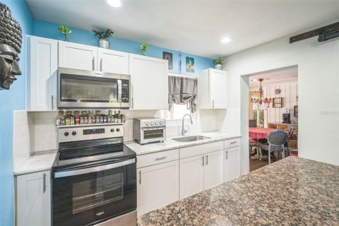 Casa en venta en Tampa, Florida, 3 dormitorios, 123.84 m2 № 1363604 - foto 9