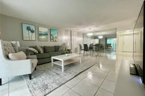Condominio en venta en Dania Beach, Florida, 2 dormitorios, 110.55 m2 № 983350 - foto 3