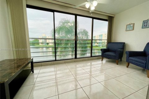 Condominio en venta en Dania Beach, Florida, 2 dormitorios, 110.55 m2 № 983350 - foto 9