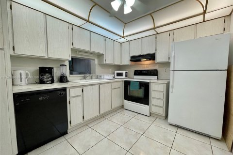 Condominio en venta en Dania Beach, Florida, 2 dormitorios, 110.55 m2 № 983350 - foto 22