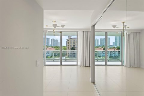 Condo in Aventura, Florida, 2 bedrooms  № 1415426 - photo 18