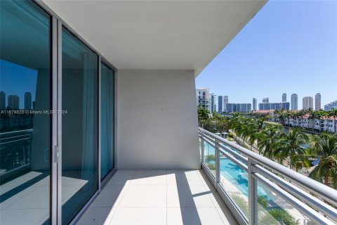 Condo in Aventura, Florida, 2 bedrooms  № 1415426 - photo 21