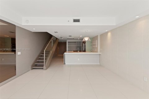 Condo in Aventura, Florida, 2 bedrooms  № 1415426 - photo 14