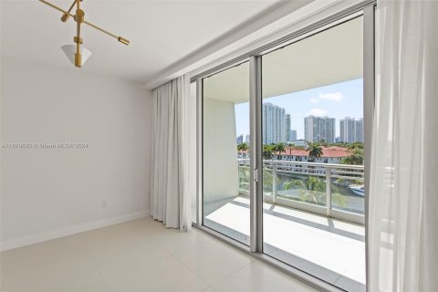 Condo in Aventura, Florida, 2 bedrooms  № 1415426 - photo 20