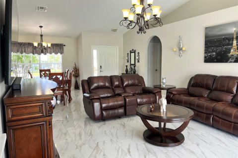 Casa en venta en Cape Coral, Florida, 3 dormitorios, 154.78 m2 № 921010 - foto 27