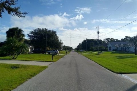 Terreno en venta en Rotonda, Florida № 1003376 - foto 4