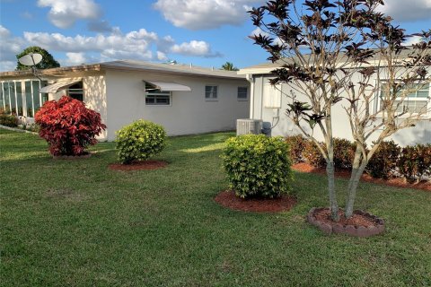 House in Margate, Florida 2 bedrooms, 79.99 sq.m. № 1118931 - photo 1