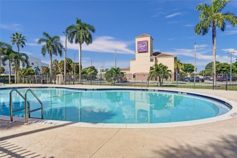 Hotel in Miami Springs, Florida № 1362681 - photo 11