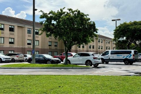 Hotel in Miami Springs, Florida № 1362681 - photo 7