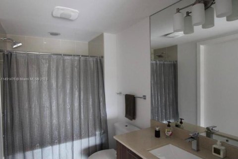 Condominio en venta en Doral, Florida, 2 dormitorios, 88.26 m2 № 858331 - foto 3