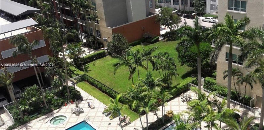 Condo in Miami, Florida, 2 bedrooms  № 1372439