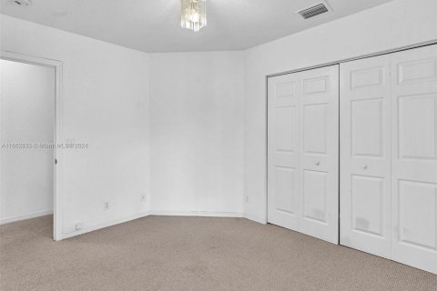 Condo in Tamarac, Florida, 3 bedrooms  № 1372438 - photo 16