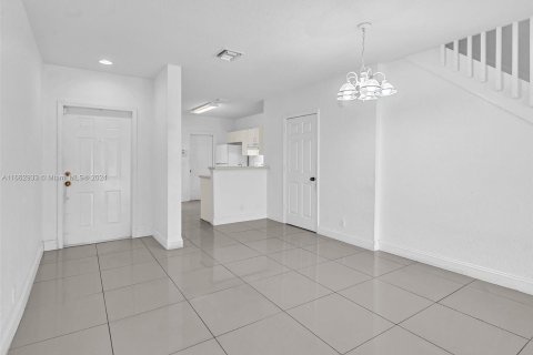 Copropriété à vendre à Tamarac, Floride: 3 chambres, 130.43 m2 № 1372438 - photo 6