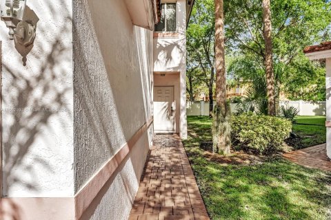 Copropriété à vendre à Tamarac, Floride: 3 chambres, 130.43 m2 № 1372438 - photo 4