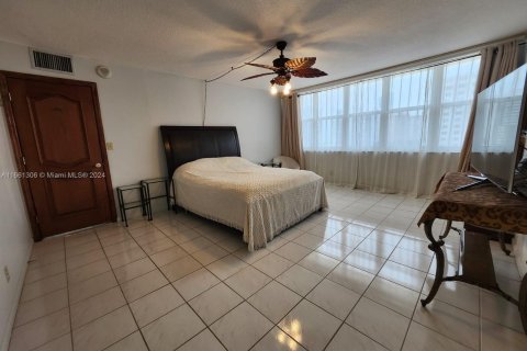 Condo in Hallandale Beach, Florida, 2 bedrooms  № 1372402 - photo 6