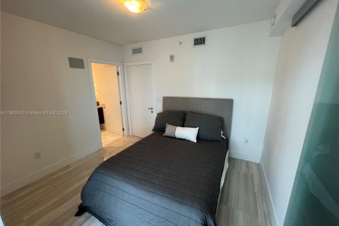 Condo in Miami, Florida, 1 bedroom  № 1372441 - photo 18