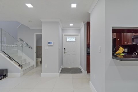 Casa en venta en Miami, Florida, 4 dormitorios, 158.12 m2 № 1399112 - foto 14