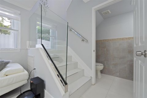 Casa en venta en Miami, Florida, 4 dormitorios, 158.12 m2 № 1399112 - foto 20