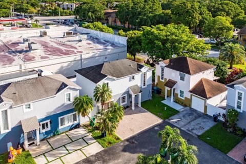 Casa en venta en Miami, Florida, 4 dormitorios, 158.12 m2 № 1399112 - foto 6