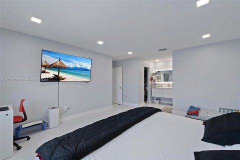 Casa en venta en Miami, Florida, 4 dormitorios, 158.12 m2 № 1399112 - foto 29