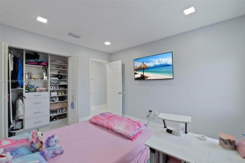 Casa en venta en Miami, Florida, 4 dormitorios, 158.12 m2 № 1399112 - foto 23