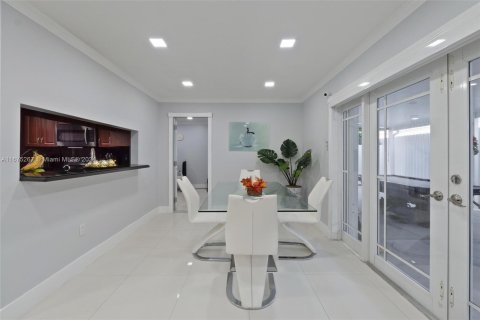 Casa en venta en Miami, Florida, 4 dormitorios, 158.12 m2 № 1399112 - foto 12