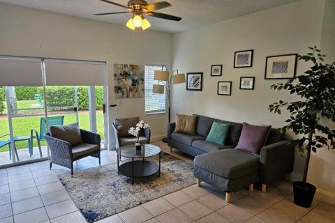 Townhouse in Kissimmee, Florida 3 bedrooms, 120.77 sq.m. № 1383829 - photo 3